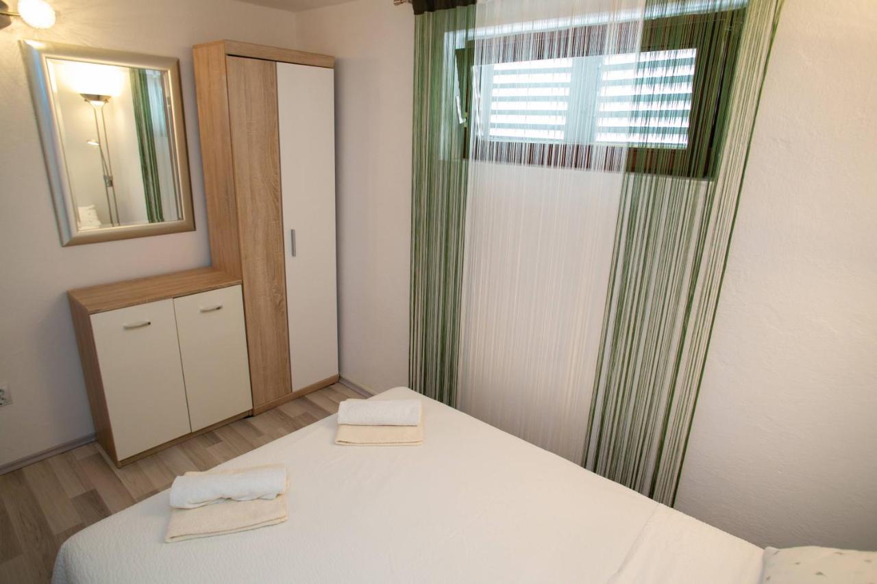 Apartments Sun Dance With Heated Pool โนวาลยา ภายนอก รูปภาพ