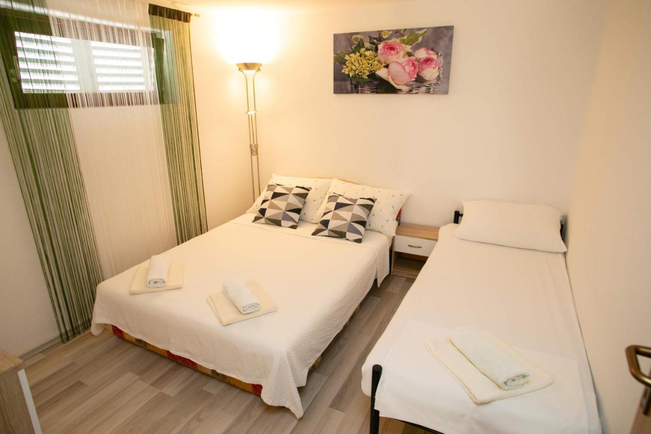 Apartments Sun Dance With Heated Pool โนวาลยา ภายนอก รูปภาพ