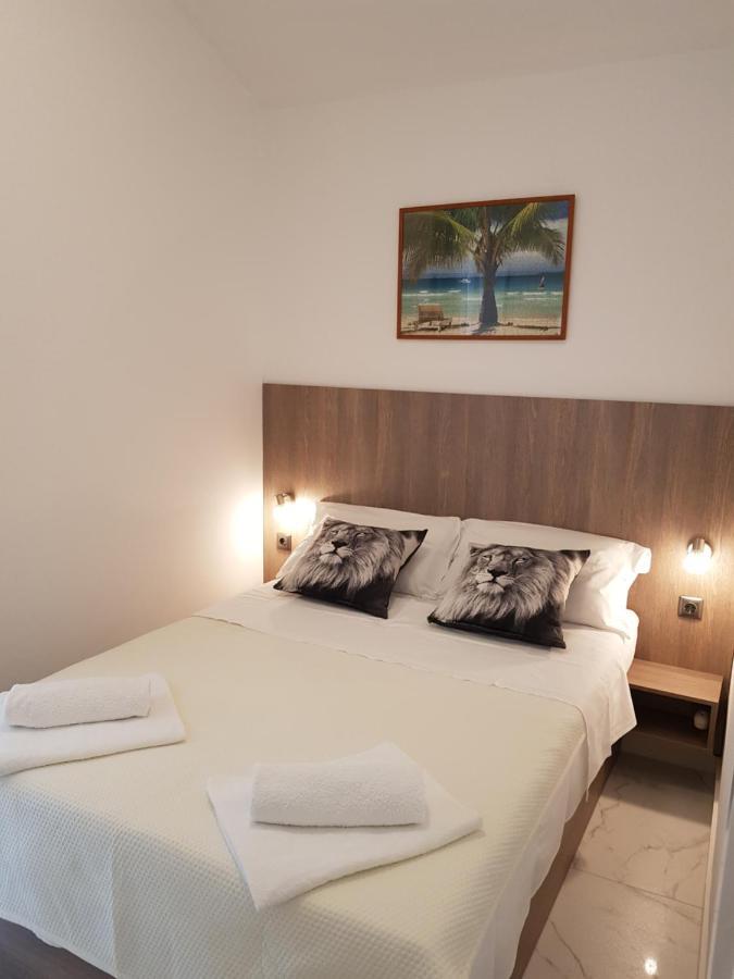 Apartments Sun Dance With Heated Pool โนวาลยา ภายนอก รูปภาพ