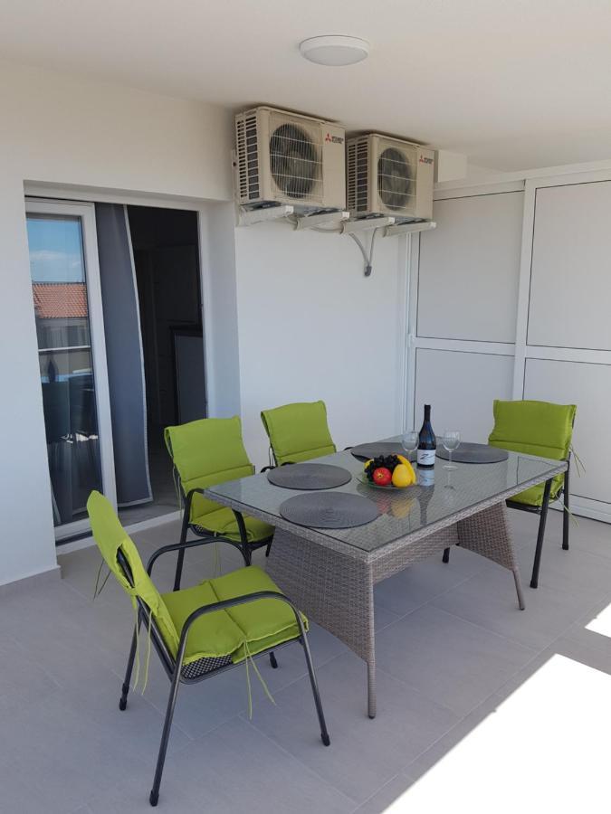 Apartments Sun Dance With Heated Pool โนวาลยา ภายนอก รูปภาพ